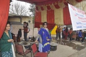 484866_610999508972733_553067297_n